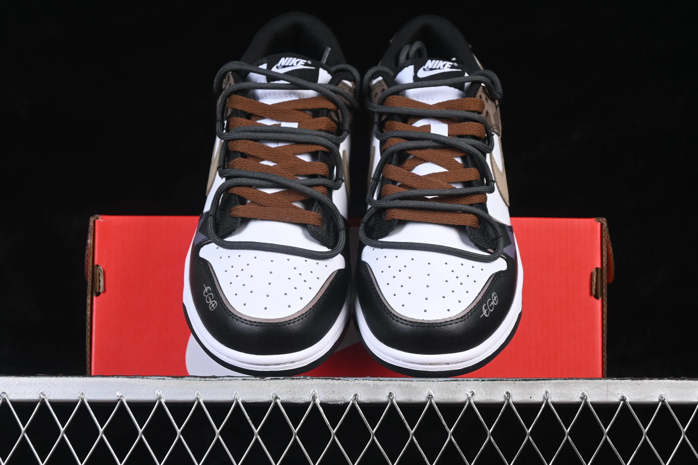 All categories Nk SB Dunk Series Nk SB Dunk Low High-end customized low-top sneakers Nike SB Dunk Low straps Anniversary high-end customized low-top casual sneakers HF5441-100